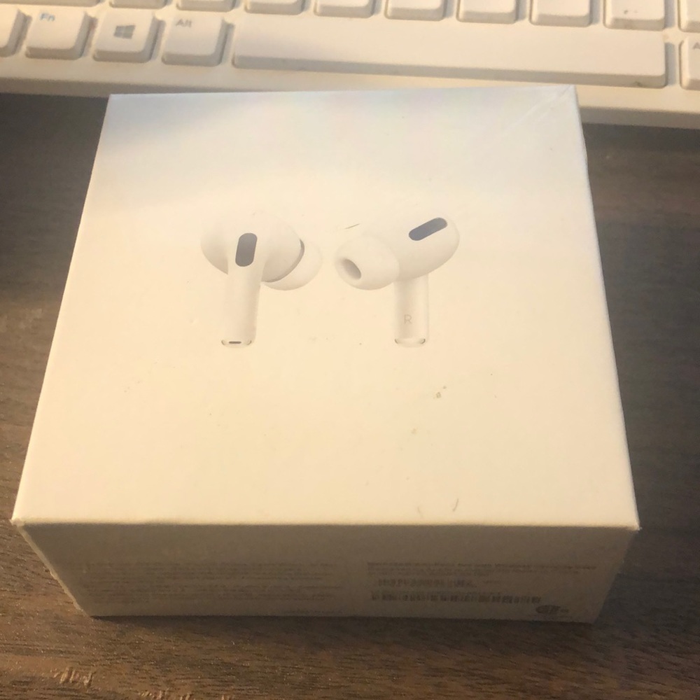 Ear buds new